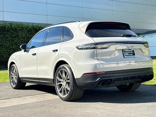 2022 Porsche Cayenne 