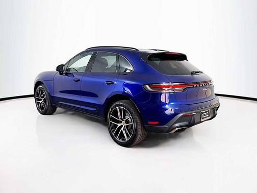 2026 Porsche Macan AWD