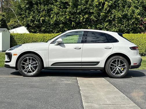 2025 Porsche Macan 