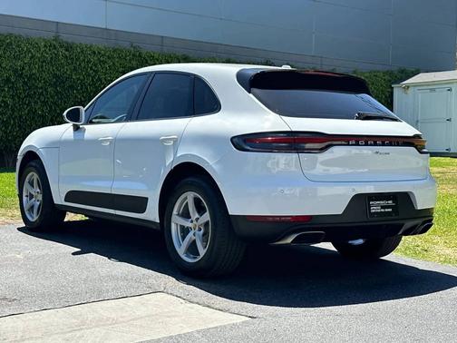White 2019 Porsche Macan