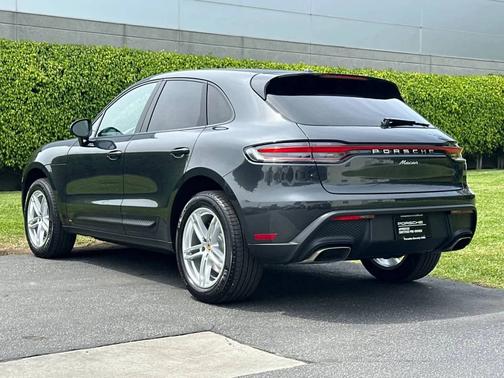 Volcano Grey Metallic 2025 Porsche Macan