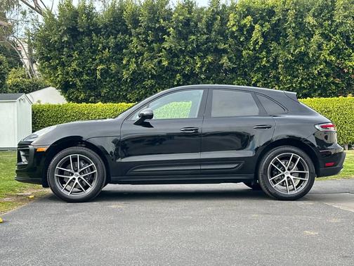 2025 Porsche Macan 