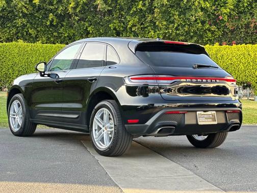 2025 Porsche Macan 