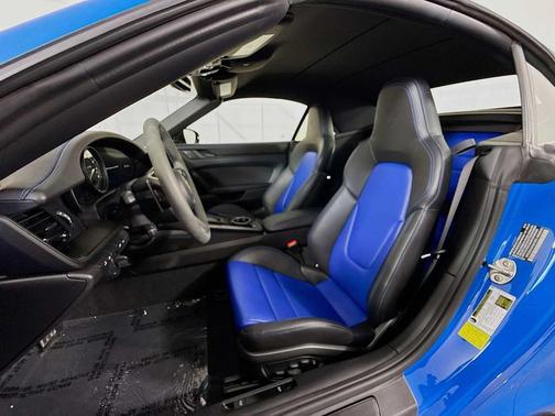 2023 Porsche 911 Carrera 4 GTS