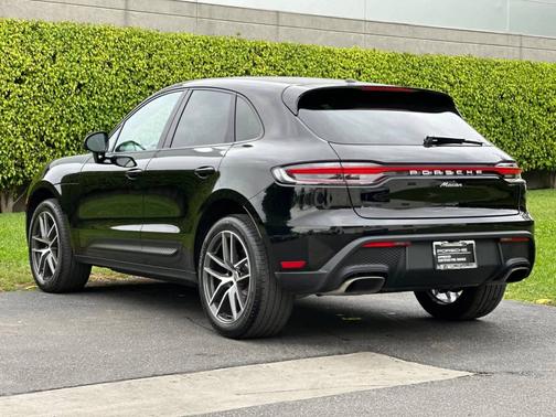 2025 Porsche Macan 