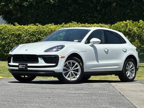 Carrara White Metallic 2025 Porsche Macan