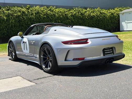 GT-Silver Metallic 2019 Porsche 911