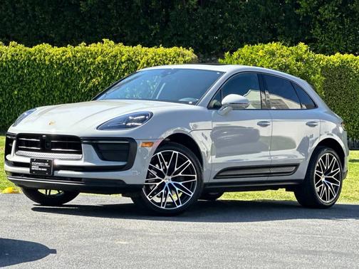 Chalk 2025 Porsche Macan