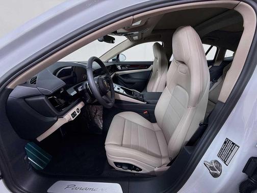 2025 Porsche Panamera 