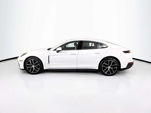 2025 Porsche Panamera 