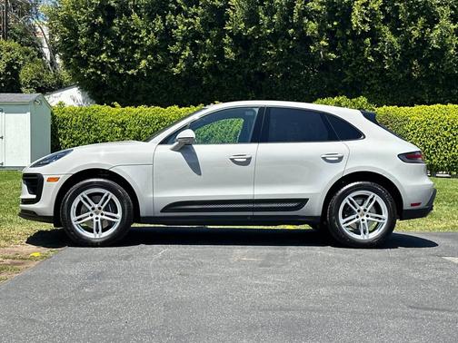 Chalk 2025 Porsche Macan