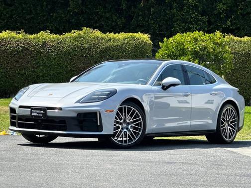 Ice Grey Metallic 2025 Porsche Panamera