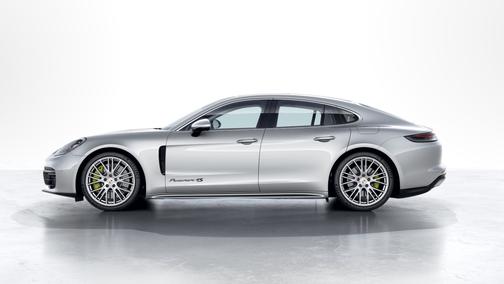 GT-Silver Metallic 2023 Porsche Panamera
