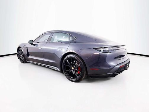 2022 Porsche Taycan GTS