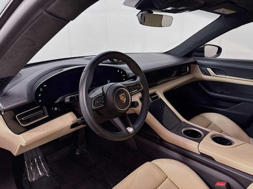 2022 Porsche Taycan GTS