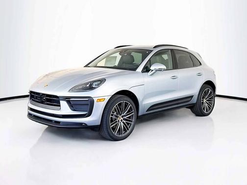 Dolomite Silver Metallic 2026 Porsche Macan