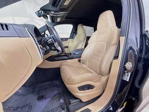 2022 Porsche Cayenne GTS
