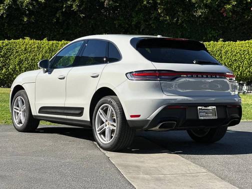 2025 Porsche Macan 