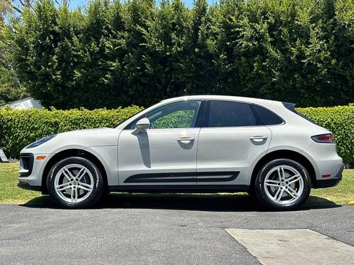 Chalk 2025 Porsche Macan