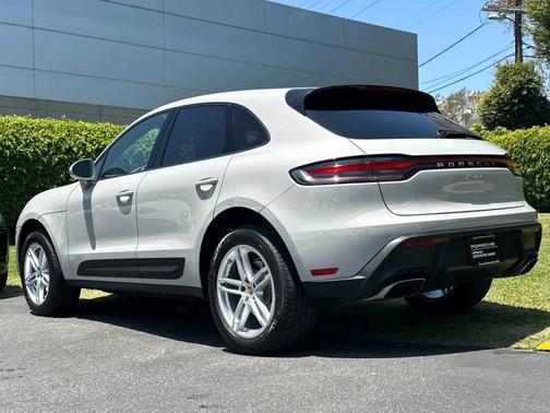 Chalk 2025 Porsche Macan