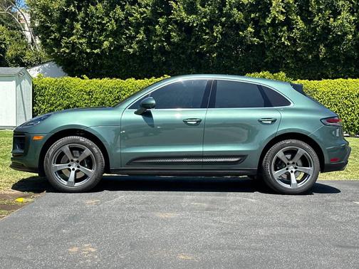 Preparation for Paint to Sample: Malachitegreenmetallic 2023 Porsche Macan