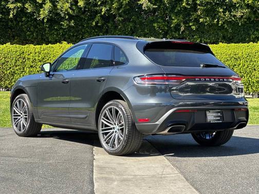 2025 Porsche Macan 