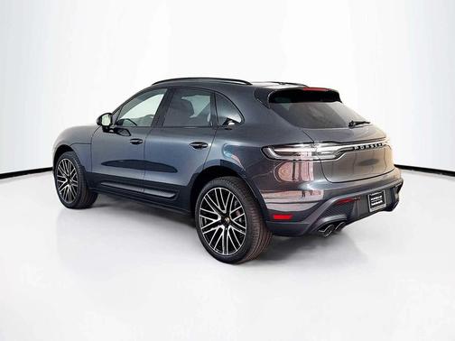 2026 Porsche Macan AWD