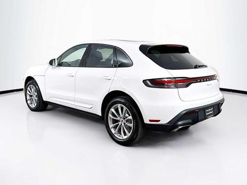 2026 Porsche Macan 