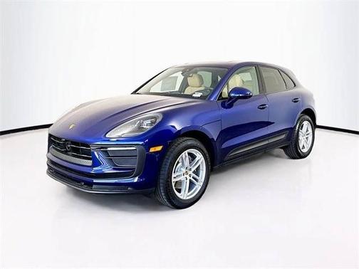 Gentian Blue Metallic 2025 Porsche Macan