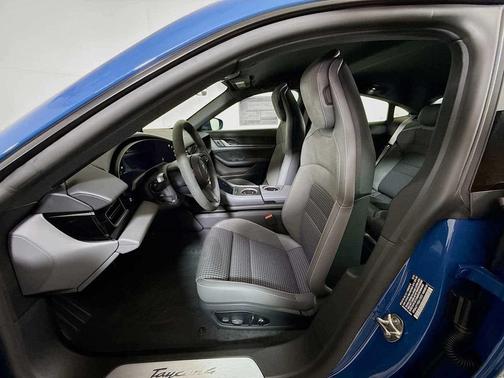 2025 Porsche Taycan 4