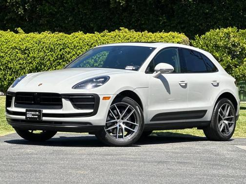 Chalk 2025 Porsche Macan