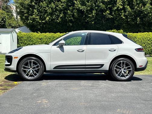 Chalk 2025 Porsche Macan