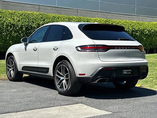 Chalk 2025 Porsche Macan