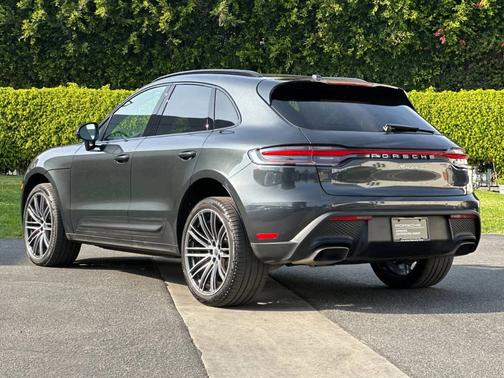 2025 Porsche Macan 