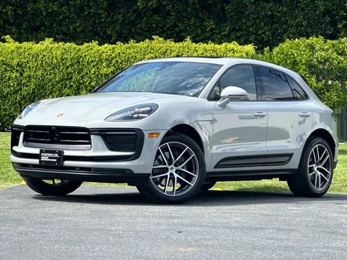 Chalk 2025 Porsche Macan