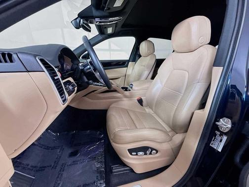 2020 Porsche Cayenne Cayenne