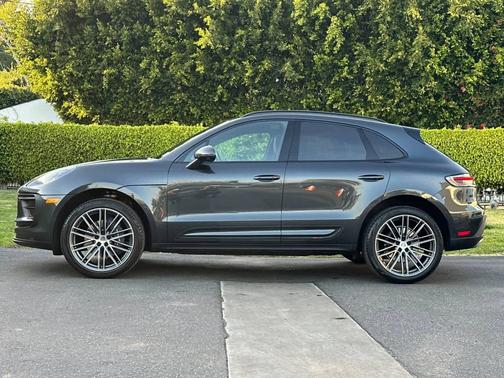 2025 Porsche Macan 
