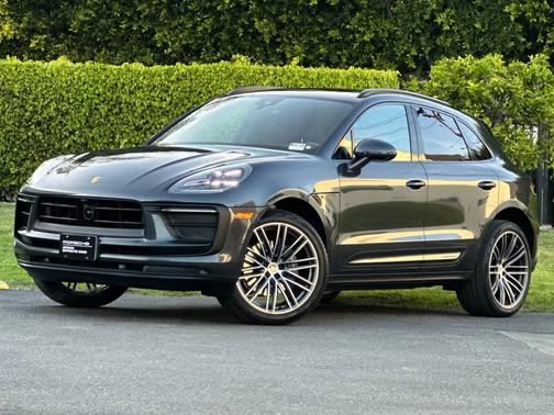 2025 Porsche Macan 