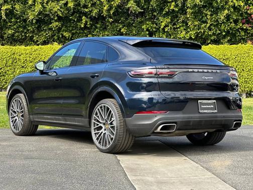 2022 Porsche Cayenne 