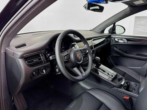 2026 Porsche Macan AWD