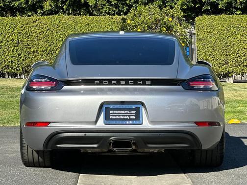 2022 Porsche 718 Cayman T