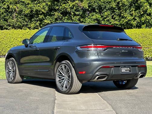 2025 Porsche Macan 