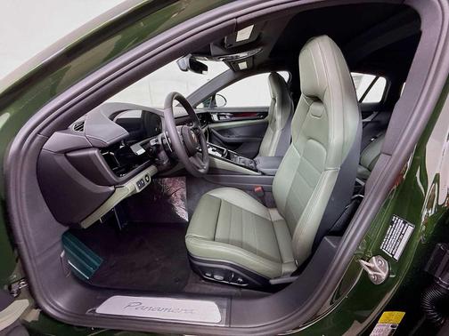 2025 Porsche Panamera 