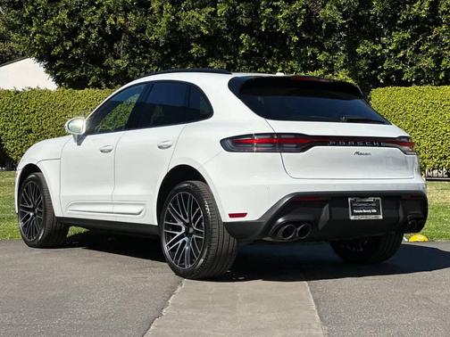 2025 Porsche Macan 