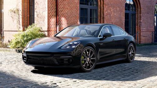 2022 Porsche Panamera 