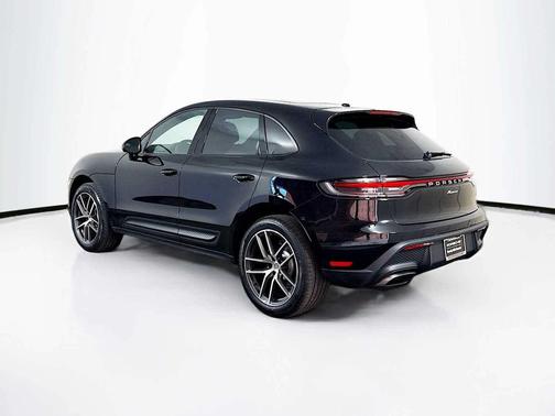 2026 Porsche Macan AWD