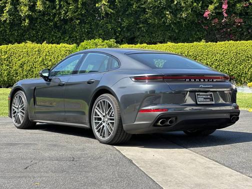 2024 Porsche Panamera 