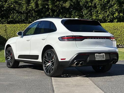 2023 Porsche Macan 