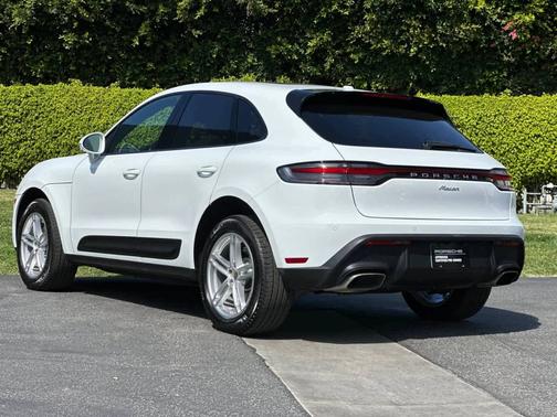 2025 Porsche Macan 