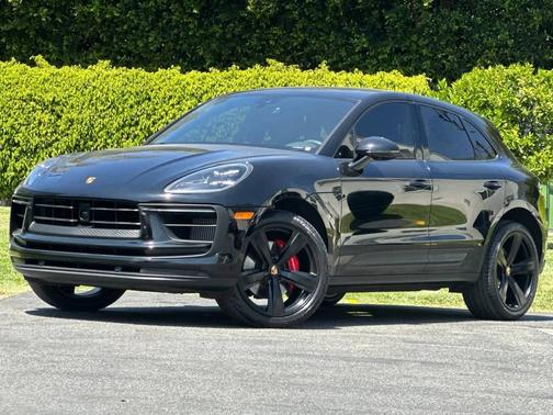 Black 2024 Porsche Macan